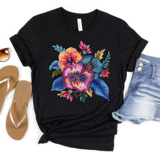 Blommig bukett falsk broderi garn design t shirt (Bright Florals Faux Yarn Embroidery Flowers on this Women's T-shirt. Available in many styles, color)