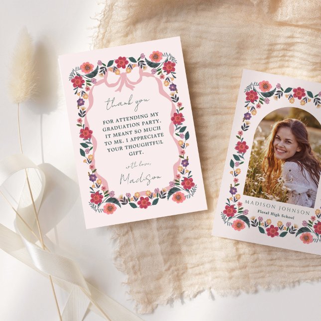 Blommig examensband Ribba Ram tackkortsfoto Inbjudningar (Floral Graduation Ribbon Fram Thank You Photo Card)