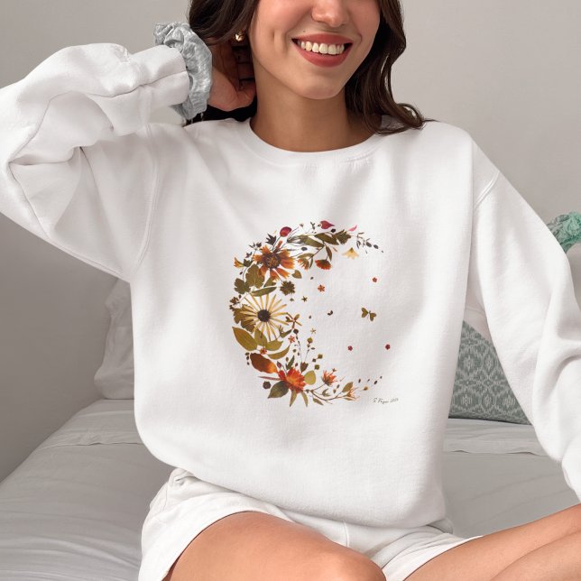 Blommig halvmåne l Pressad blomsterkonst  T Shirt (Skapare uppladdad)