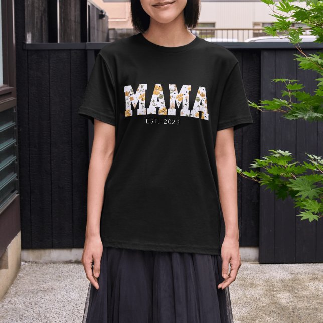 Blommig Mamma EST Anpassad Present till Mamma T Shirt (Skapare uppladdad)