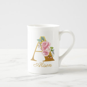 Blommig monogramnamn initial botanisk anpassad benporslin mugg