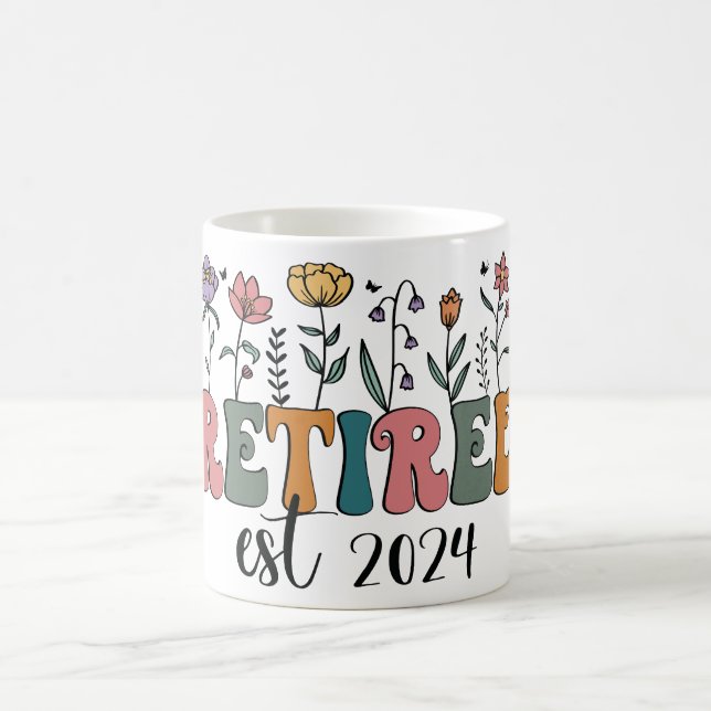 Blommig Pension Pensionerad Est. 2024 Vildblommor Kaffemugg (Center)