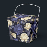 Blommig presentlåda<br><div class="desc">Presentlåda för fester visas med ett vackert blått tryck med flerfärgade peonblommor. 
Anpassa denna vara eller köp som den är.
Tips: Lägg bara till dina fantastiska godsaker och lägg till lite festlig band.



Bilder med licens</div>