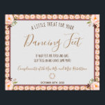 Blommig ram Dansande fötter Flip Flops Bröllopssky Poster<br><div class="desc">Gör den till din egen genom att lägga till din text (och personliga foton). För att få tillgång till avancerade redigeringsverktyg,  gå till "Personliggör",  scrolla ned och tryck på "klicka för att anpassa ytterligare"-länken. Se den fullständiga samlingen för alla matchande designer!</div>