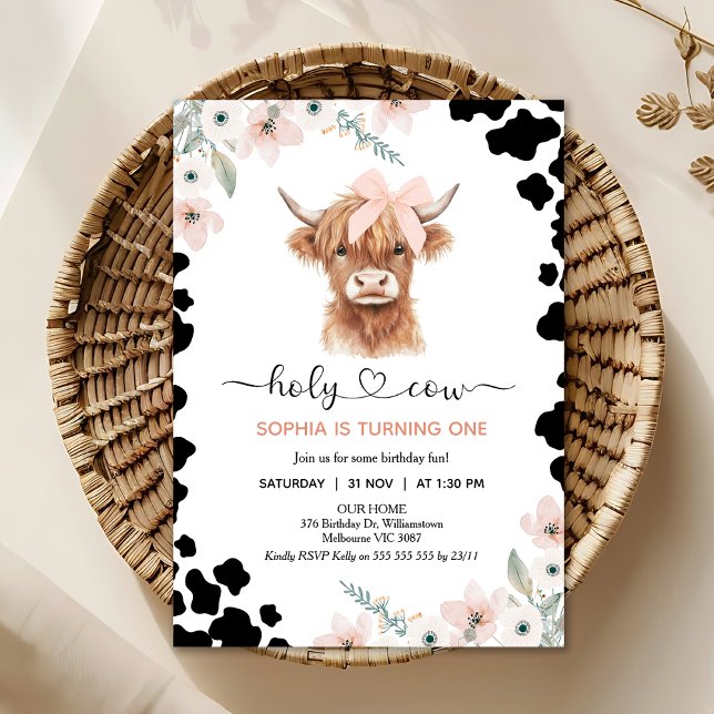 Blommig Rosa Svart Highland Ko Heliga Ko Födelseda Inbjudningar (Holy Cow Birthday Invitation, Highland Cow Birthday Invitation, Floral Holy Cow Invitation Template)