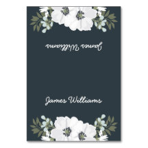 Blommiga bröllopsplatskort med vita blommor