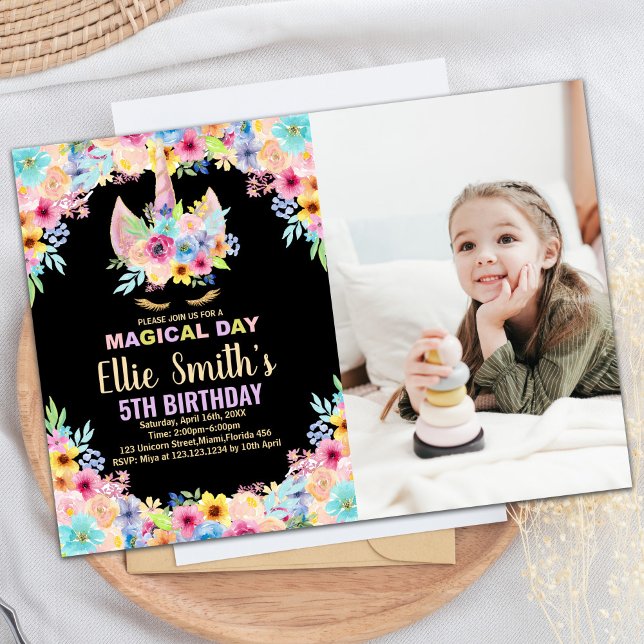 Blommigt 5:e inbjudan till fotboendemagogi på föde (Floral 5th Photo Unicorn Birthday Invitations)