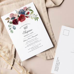 Blommigt 60:e födelsedagen Burgundy Surprise Party Inbjudan Vykort