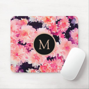 Blommigt abstrakt rosa vattenfärg i monogram musmatta