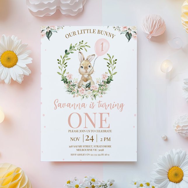 Blommigt av andningsRosa Kanin Bunny 1:a födelseda Inbjudningar (Bunny Themed 1st Birthday Invitation, Floral Some Bunny Birthday Invitation, Girls Bunny Invitation )