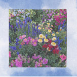 Blommigt av färgstarka sommarträdgårdsmästare sjal<br><div class="desc">Håll fast vid den här fyrkantiga,  rena chiffonslöjan som innehåller fotobilden av en sommarträdgård med färgstarka blommor som Blue Salvia,  Snapdragons,  Nicotiana med mera. En underbar,  blommigt design!</div>