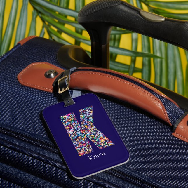 blommigt av grönt lila gult Monogram Initialt K bl Bagagebricka (Framsida Insitu 1)