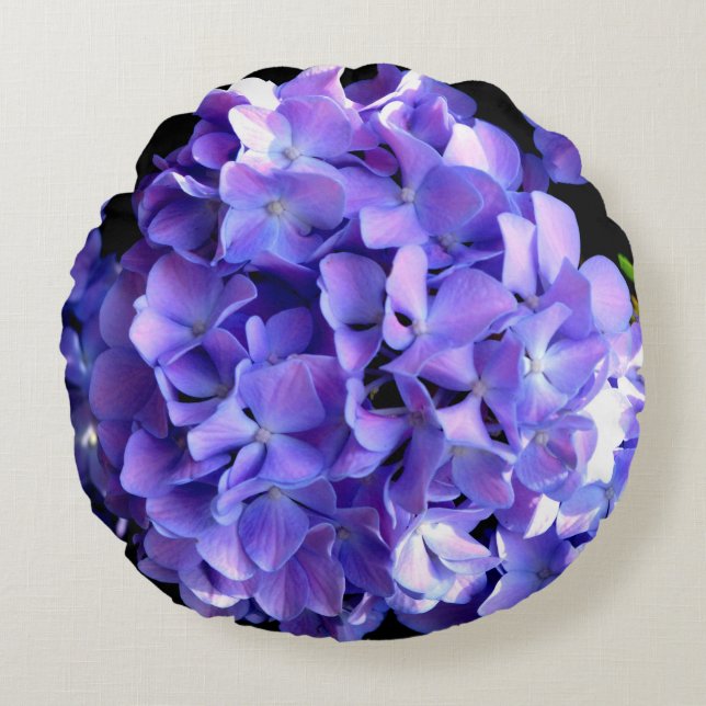Blommigt av lila blåblomma, Periwinkle hydrangeas Rund Kudde (Framsidan)