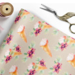 Blommigt av möhippa eller födelsedag Papper Presentpapper<br><div class="desc">Lila blommor och iskräm Papper är perfekt för en sommarfödelsedag eller möhippa. Bright lila blommor med rosa glasskrämar. Ett unikt och roligt mönster! Alla utformningar är © SOCGAR OCH SPICE INVITATIONS.LLC</div>