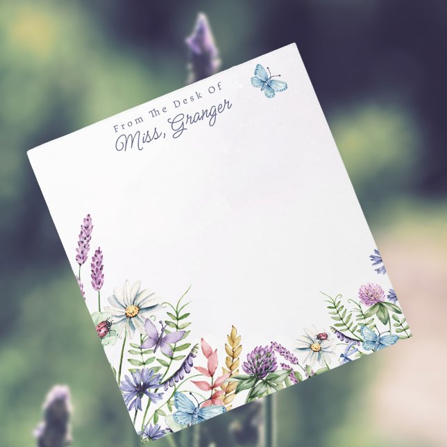 Blommigt av vattenfärg från lärarskrivbordet anteckningsblock (Skapare uppladdad)