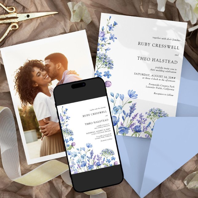 Blommigt av Wildblomma Bröllop Lilac Periwinkle Ph Inbjudningar (Photo Wedding Invitation from my Lilac + Periwinkle Wildflower Wedding Collection)