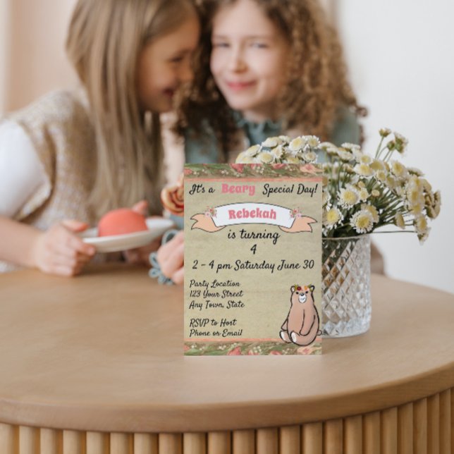 Blommigt Bear Birthday-inbjudan Inbjudningar (Skapare uppladdad)