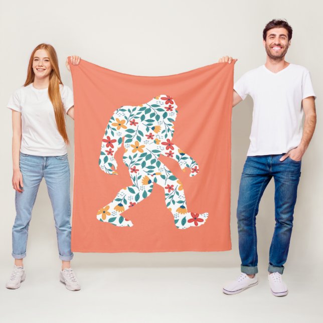 BLOMMIGT BIGFOOT FLEECEFILT (På plats)