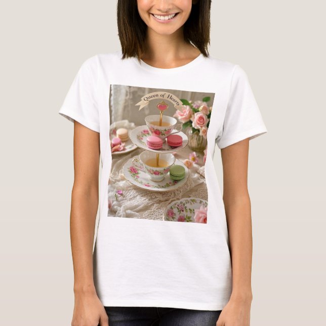 Blommigt bord, tekopp, skiktade brickor macarons Q T Shirt (Framsida)