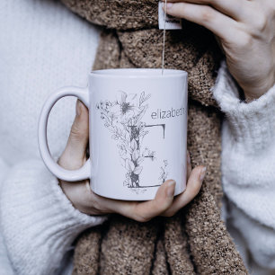 Blommigt botaniskt monogram Anpassningsbar Text Kaffemugg
