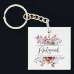 Blommigt Bouquet Bridesmaid Square Keychain<br><div class="desc">Den här fyrkantiga nyckelkedjan har  blommigtar med "Bridesmaid" i elegantens skript. En söt och praktisk gåva till brudens sida,  perfekt för bröllopsdag keepsakes eller mutor frieri lådor. En del av den  insamlingen av Bröllop i Blommigt.</div>
