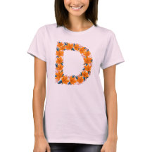 Blommigt brev D-kvinnans grundläggande T-shirt
