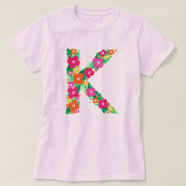 Blommigt brev K-kvinnans grundläggande T-shirt (Design framsida)