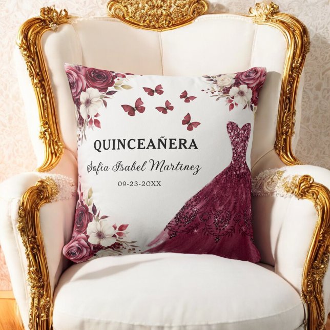 Blommigt Burgundy Princess Quinceanera Birthday Kudde (Skapare uppladdad)