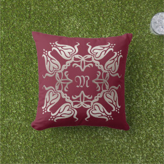 blommigt, damm, golden inslag.monogram. kudde