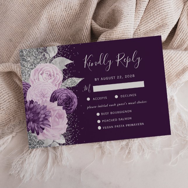 Blommigt Djup Lila Silver Meal Choice Bröllop OSA Kort (An elegant purple floral RSVP card with menu choices for your guests.)