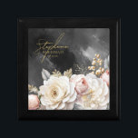 Blommigt Drama Bröllop Bridesmaid Charcol ID1022 Minnesask<br><div class="desc">Den här bröllop-sviten med den är lush, dramatiska blommigtar från grå vit till rosa, guld-virvelaccenter och vackra, träkol-grått-vattenfärgsbakgrunder, skapar en elegant, romantisk vibe, ge bara en antydan om vad gästerna kan förvänta sig på din stora dag. Den här presentboxdesignen innehåller en mall som gör att du enkelt kan lägga till...</div>