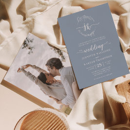 Blommigt Dusty Blue Monogram Photo Bröllop Inbjudningar