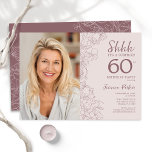 Blommigt Dusty Rosa Surprise Photo 60 Birthday Inbjudningar<br><div class="desc">Blommigt dammig rosa och kan överraska 60 födelsedagsfest inbjudan med ditt foto på kortets framsida. Elegantens moderna utformning med botaniska konturaccenter för teckning och typsnitt för typgrafiska skript. Enkel inbjudan-kortsperfekt för trendig för en snyggt kvinna på dagen firande. Kan anpassas till vilken ålder som helst. Skrivna Zazzle-inbjudningar eller digital utskrivbar...</div>