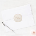 Blommigt Elegant Calligraphy Bröllop Runt Klistermärke<br><div class="desc">Elegantens romantiska kalligrafibröllop</div>
