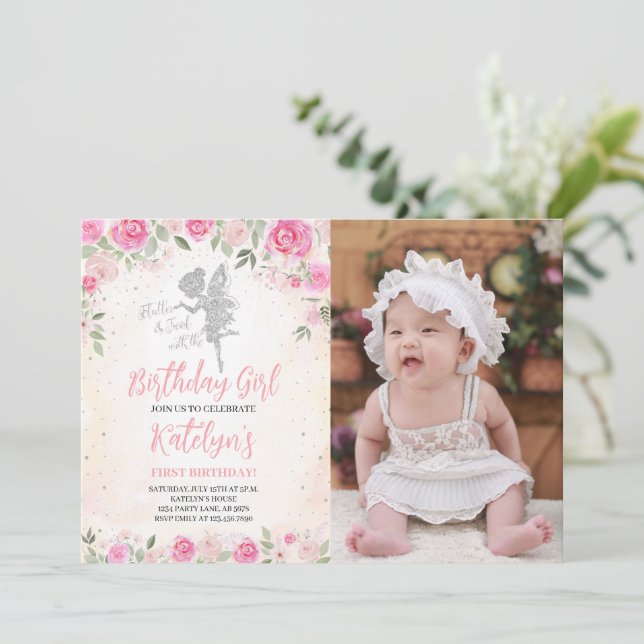 Blommigt Fairy Birthday Silver Glitter Photo Inbjudningar (Stående Fram)