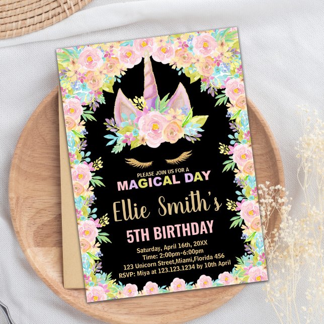 Blommigt Färg Black Unicorn Birthday-inbjudningar Inbjudningar (Floral Colors Black Unicorn Birthday Invitations)
