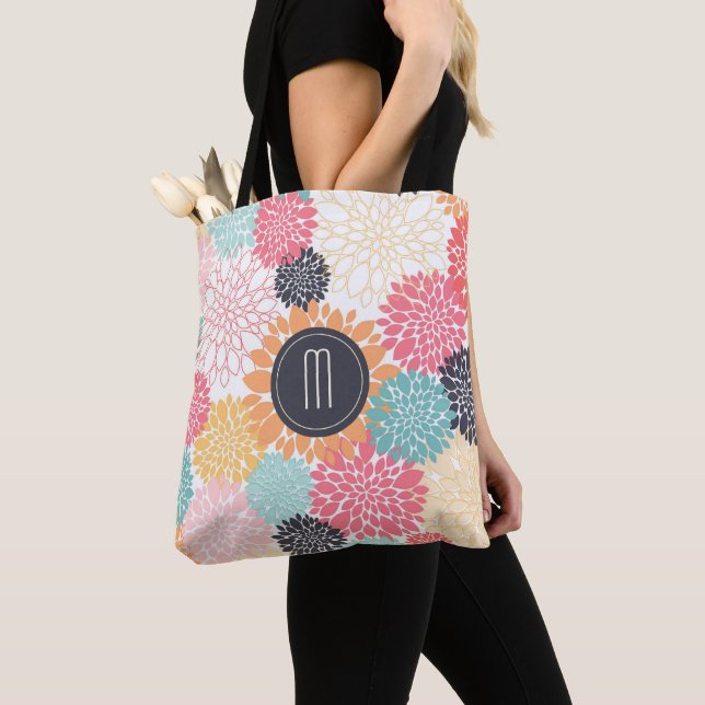 Blommigt Färg Burst Monogram Tygkasse (Närbild)