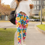 Blommigt för återcirkulering av ljus och feta Hipp Leggings<br><div class="desc">Med de här mönstrade skrifterna tillför du en skarp tryckning till din utrustning. De har en retro stil med stora överlappande blommor av hippie-daisy i intensiv gult,  blått och magenta rosa. Bilderna i hand plockade är designade för att imitera utskrift av klassiska risografer stil</div>