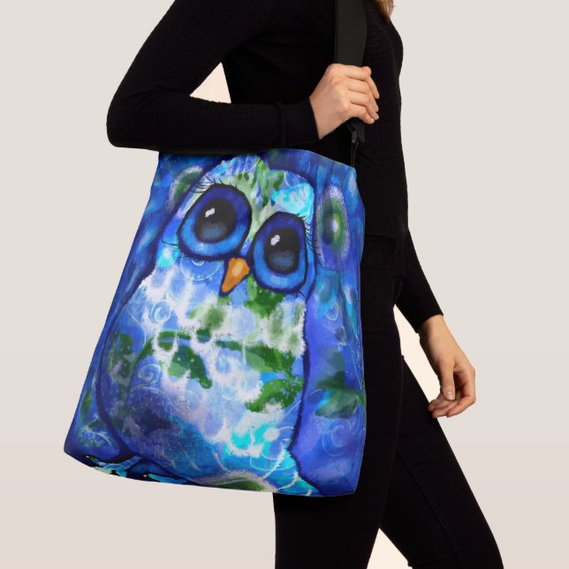 Blommigt för den vita Uggla-Grönten med vit Abstra Axelväska (Närbild)