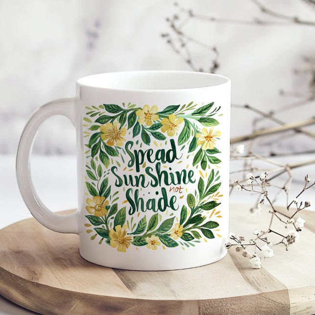 blommigt för Gult och Grönt för Spread SunShine Kaffemugg ("Spread SunShine" Yellow and Green Floral Coffee Mug on a boho kitchen table with white dry flowers)
