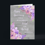 Blommigt Friend och hans helgdag Kort<br><div class="desc">Lycklig bröllop-jubileumskort för vän och hans fru med vacker vintage lila blommor,  rustiskt trä och sentimental vers.</div>