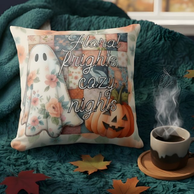 Blommigt Frights, Mysigt Nights" Ghost & Pumpkin P Kudde (Skapare uppladdad)