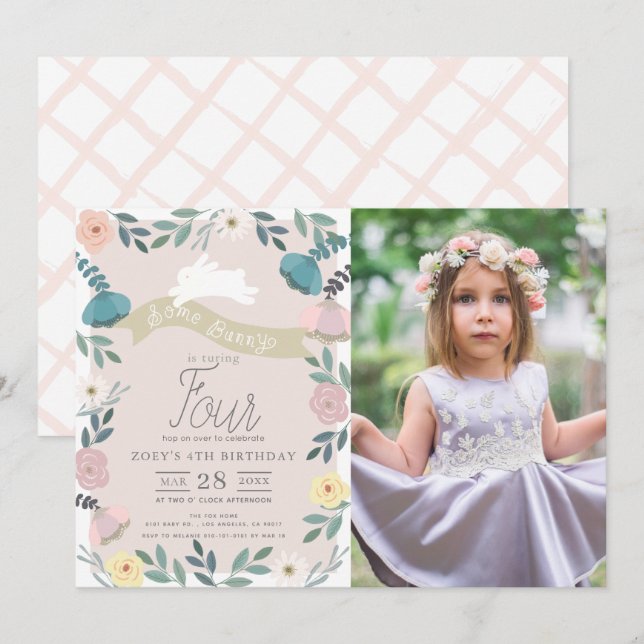 Blommigt Garden Rosa White Bunny Girl Photo Birthd Inbjudningar (Fram/baksida)