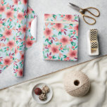 Blommigt Gift-papper för babystöttepapper Presentpapper<br><div class="desc">Den här söten är papper. Utformningen har ett mjukt blommönster i färg av persika och röd. Perfekt för en babyduschgåva,  möhippa eller annat specialtillfälle.</div>