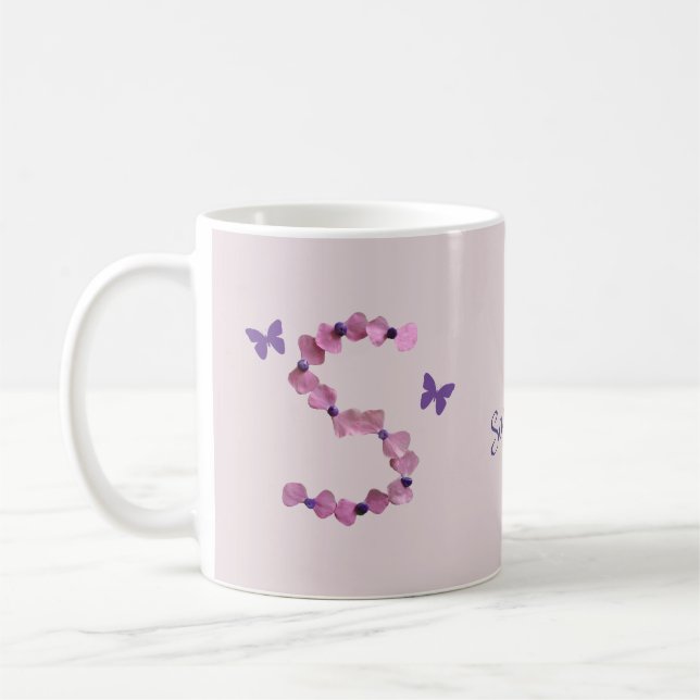 Blommigt med Butterflies Handmade Brev S Monogram Kaffemugg (Vänster)