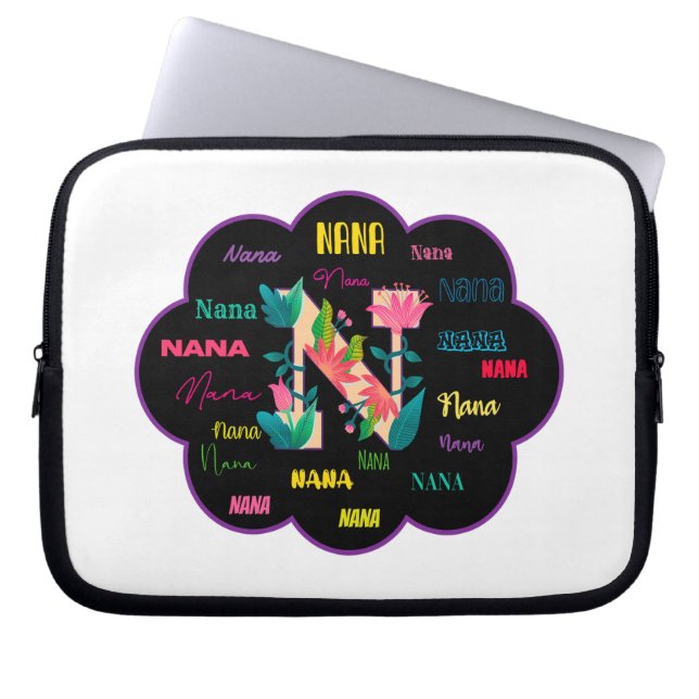Blommigt Namn Nana Laptop Fodral (Framsidan)