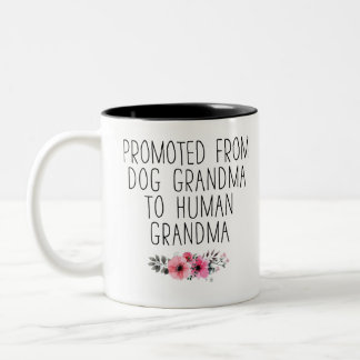 Blommigt New Grandma Baby annnouncement Coffee Mug Två-Tonad Mugg