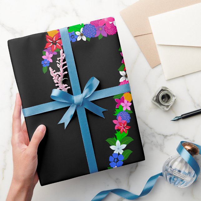 Blommigt nummer sju Papper radbrytning Presentpapper (Skapare uppladdad)