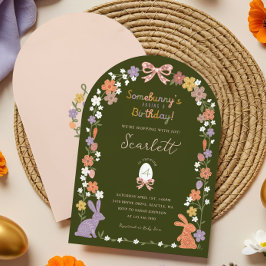 Blommigt Påskhare En nålnys födelsedag Inbjudningar