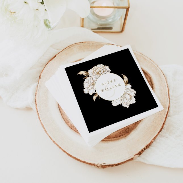 Blommigt Peonies White Golden Monogram Bröllop Pappersservett (Skapare uppladdad)